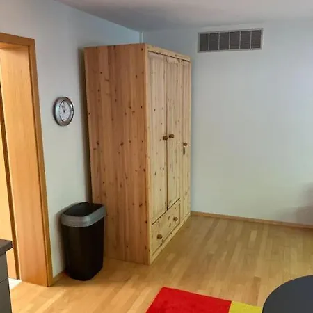Apartament Schoene Einliegerwohnung Mit Freisitz. Ideal Fuer Geschaeftsleute Und Reisende *