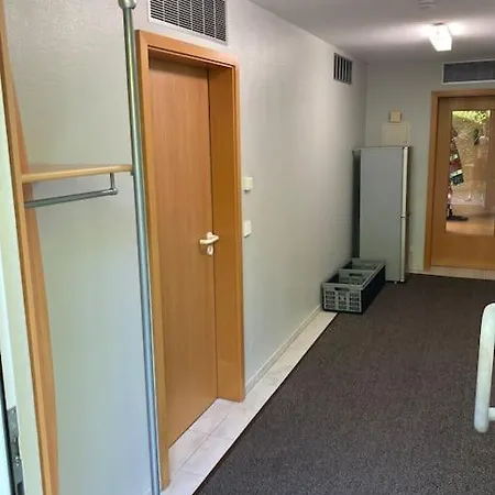 Schoene Einliegerwohnung Mit Freisitz. Ideal Fuer Geschaeftsleute Und Reisende Apartament *