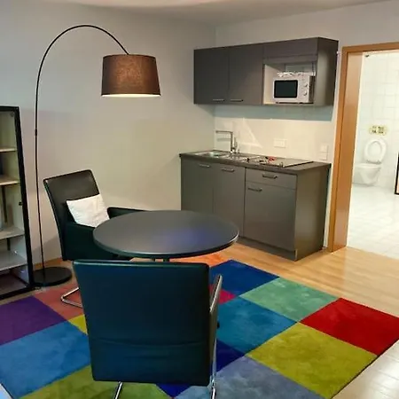 Apartament Schoene Einliegerwohnung Mit Freisitz. Ideal Fuer Geschaeftsleute Und Reisende *